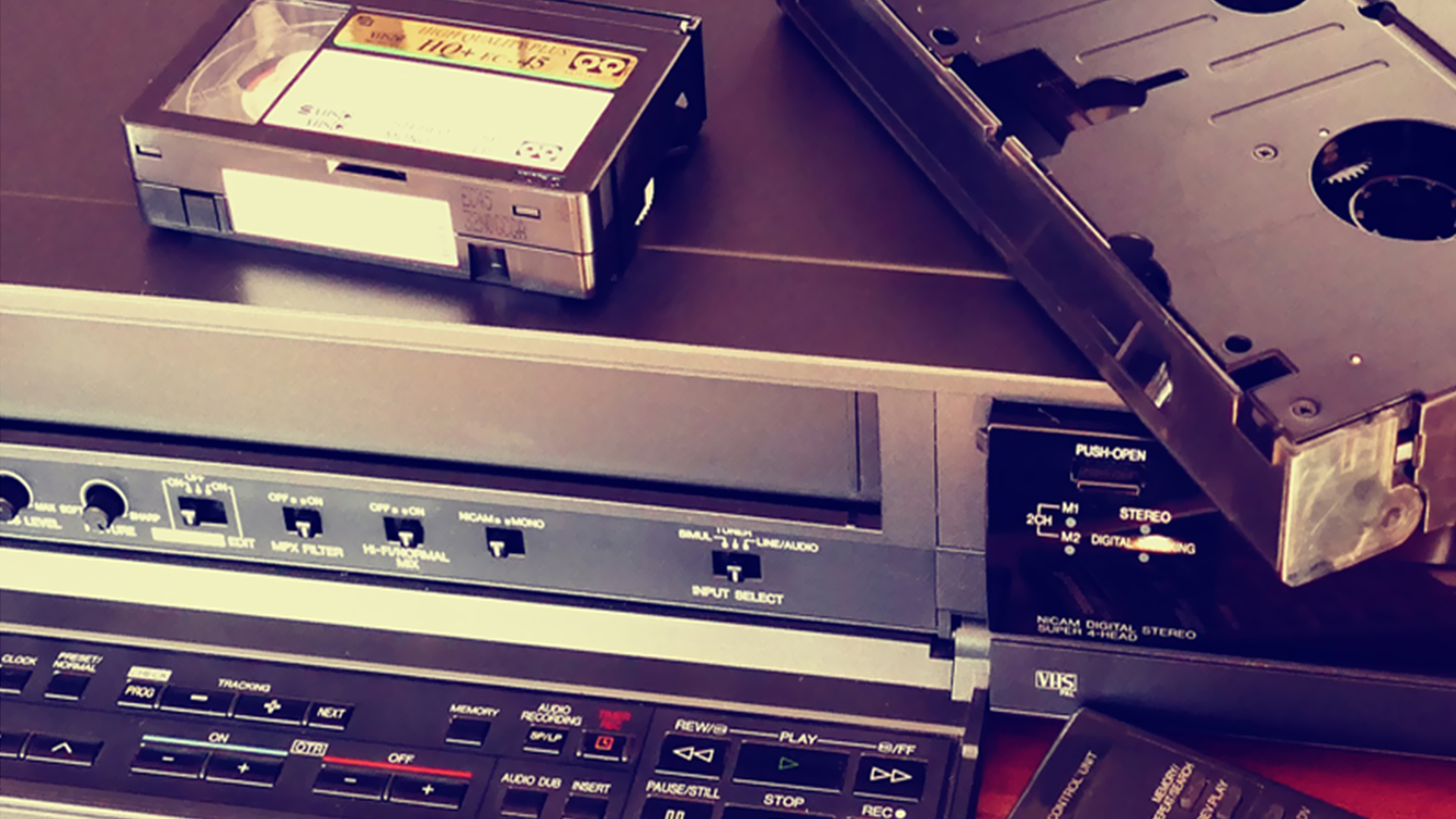 دستگاه ضبط تصویر VCR